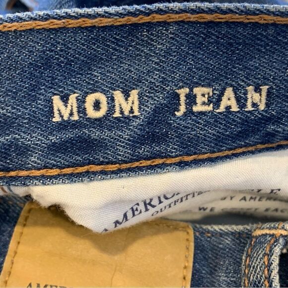 American Eagle Mom Jeans Size 4 - Picture 8 of 10